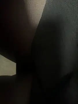 HiddenHoneyLDN webcam