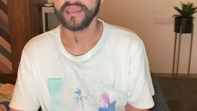 MakeMeAwareAah webcam