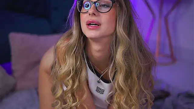 maddiebryggs - MaddieBryggs's free webcam - UK Sex Cams