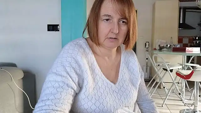 sandcoq (F milf) - Deshabille moi