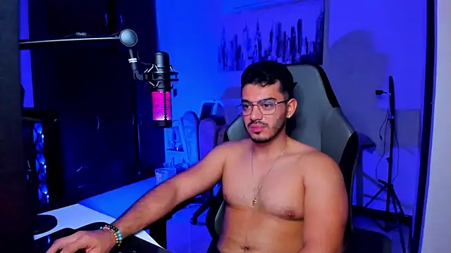 BrunoD31 live cam screenshot male from Sex Land on Ufotopia – Live Cams & Video Chat