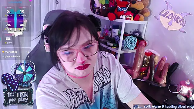 LiloMoon69 webcam