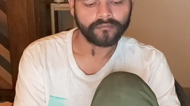 MakeMeAwareAah webcam