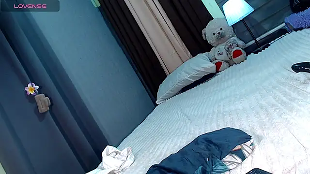 Creamycum_celinexx webcam