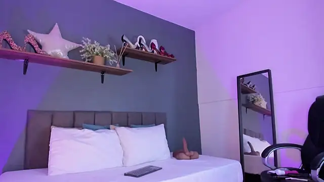 Coco-balenciaga webcam