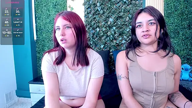 Lucy_and_Karoline webcam