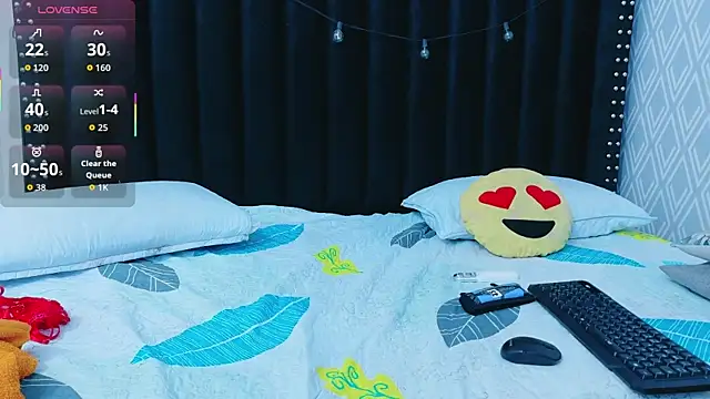 hornybarelylegalgirl webcam