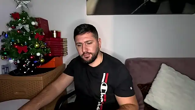 Gold_Alpha_Boy webcam