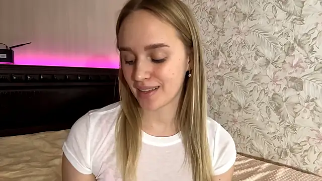 ElisabetLorney webcam