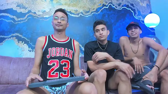 Juicy_Creww live webcam from Sex Land on Ufotopia – Live Cams & Video Chat