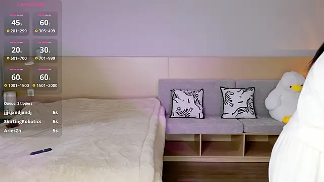 lucky-baby (F young) - 足交10分钟~