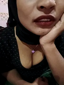 itz_mayra_ (F young) - Face show