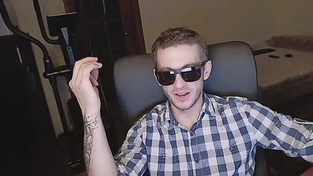 333alone_in_thedark777 (Ask my age) - a comfortable gaming chair