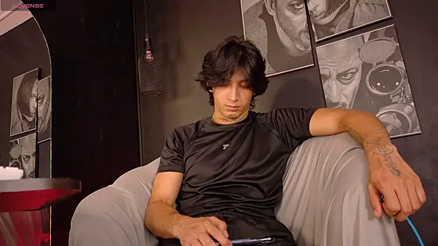 jett_savage (M young) - remove shirt and use oil