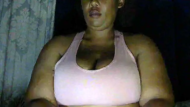 NippleMilkXx webcam