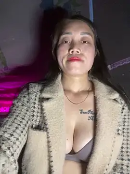 chipp-bong webcam stripchat model stream image