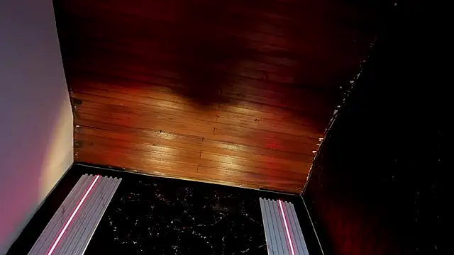 LolaXXXperience webcam