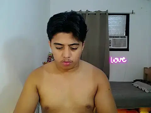 Hugecock2hundle_intown