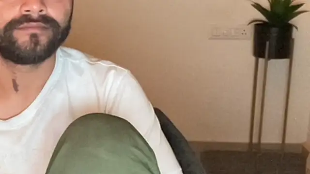 MakeMeAwareAah webcam