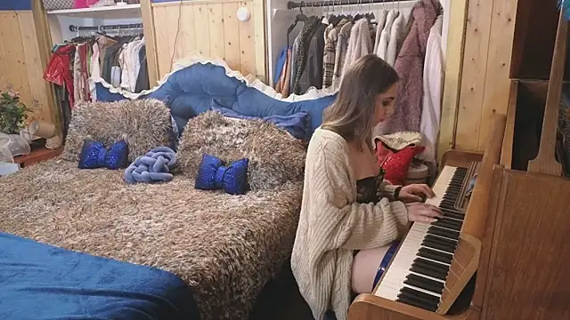 VanessaDoyle live webcam from Italy on Ufotopia – Live Cams & Video Chat