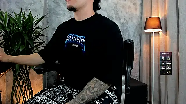 boyc022_ live cam screenshot male on LiveWebCameras – Live Webcams & Video Chat