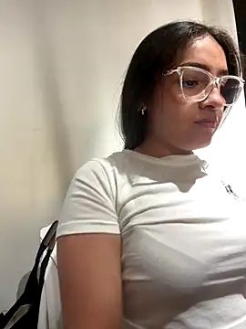 Alyha_Cortes webcam