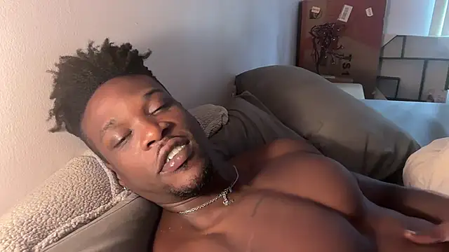 MrDaddyBlackNi9e webcam