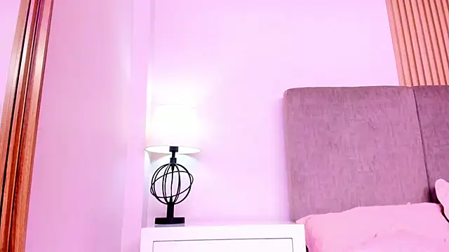 SerenaWinslow webcam