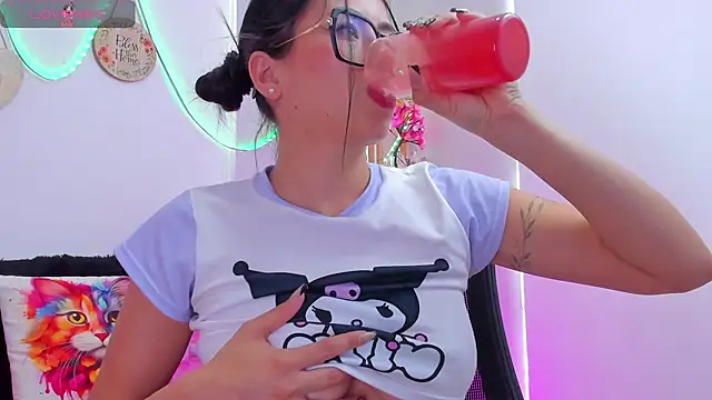 EmillySanders webcam