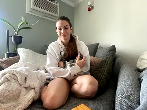 missswitch (F young) - Hoodie off