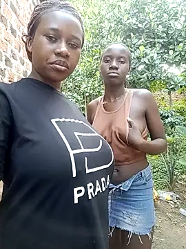 Black_juicy24 webcam