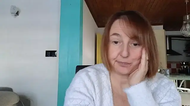 sandcoq (F milf) - Deshabille moi