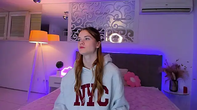 luisaclover - LuisaClover's free webcam - UK Sex Cams