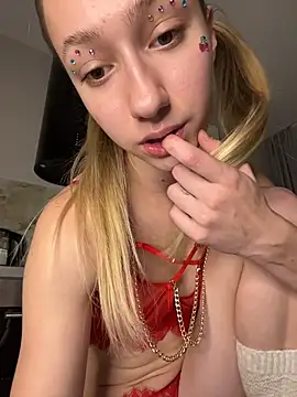 lia__love (F teen) - Sloppy ahegao on street