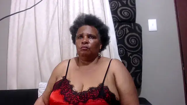 GrandBustyMelon webcam