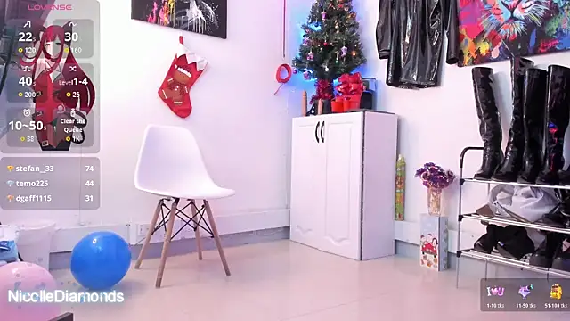 NicolleDiamonds_cg webcam