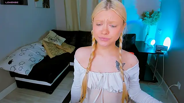 Millie_Vanillies webcam