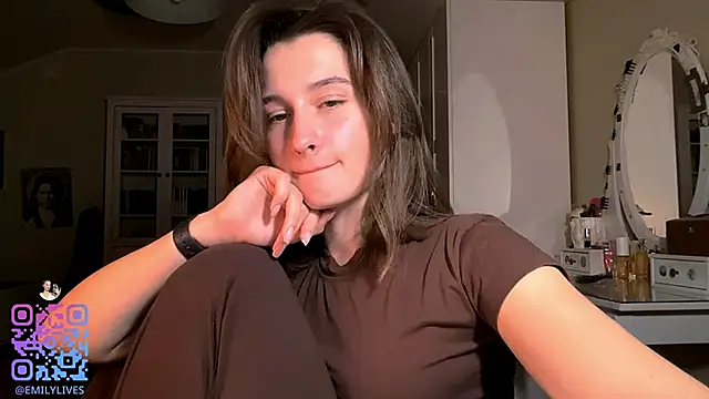 darlinebrustera - DarlineBrustera's free webcam - UK Sex Cams