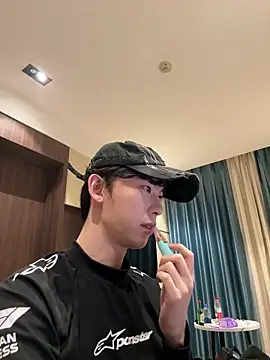 1a1a1alll - 1a1a1alll's free webcam