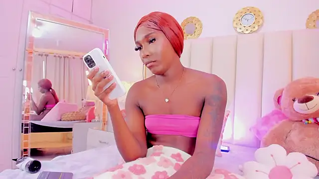 evangelin_ts - Evangelin_ts's free webcam - UK Sex Cams