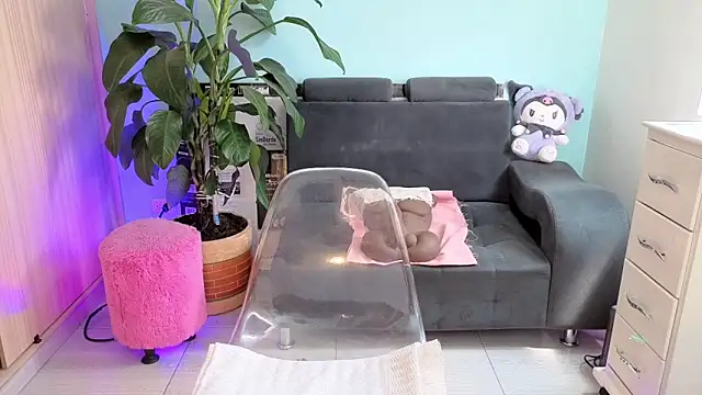 melisa_es (F young) - Touch my pussy 😏🤤