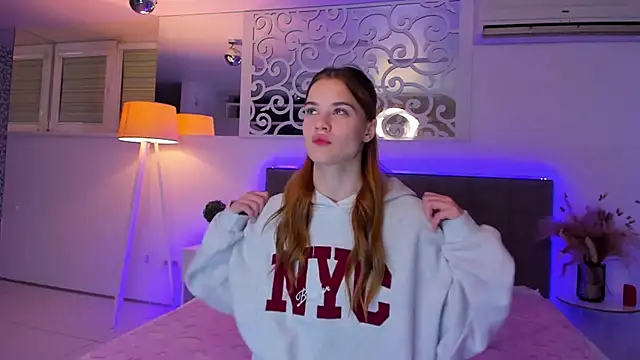 luisaclover - LuisaClover's free webcam