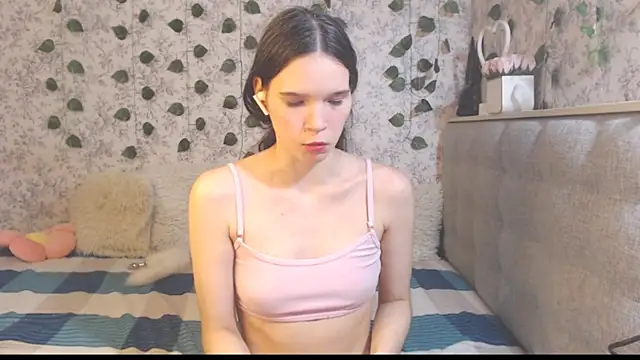 Nicole-Petite webcam