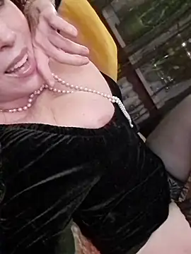 GypsyEsmeralda webcam