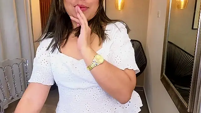 Sharlotte_Milk webcam