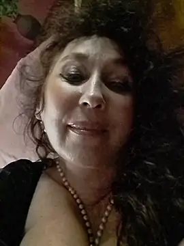 GypsyEsmeralda webcam