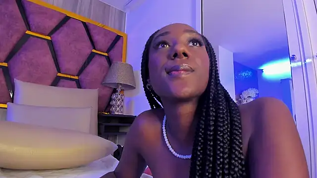 britneywalkers (F teen) - Show ass up close 💦🔥