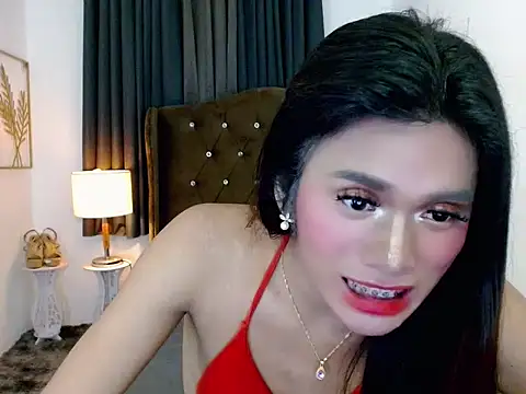 hollyyumiloove webcam