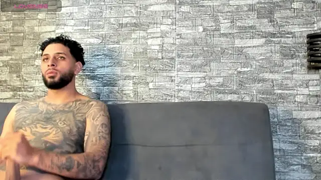 ASHLEY_AND_ASH webcam