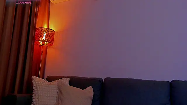 AlessandraCrystal webcam